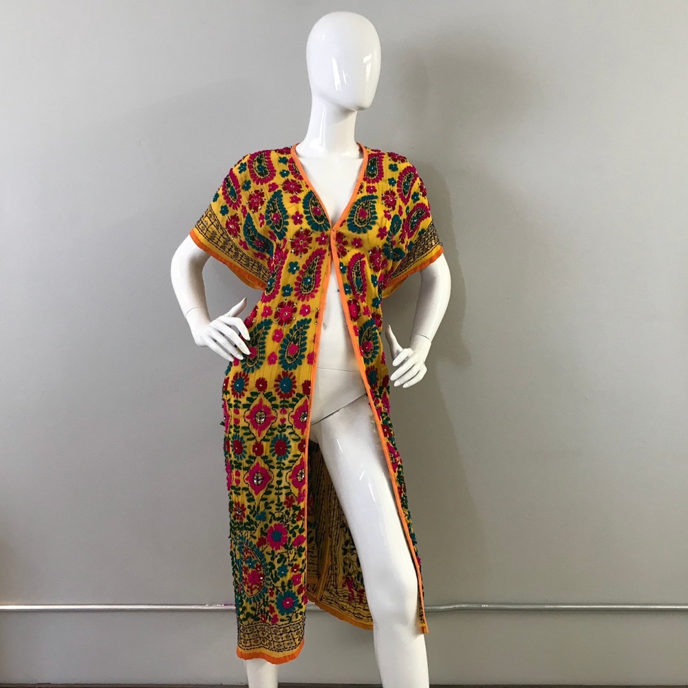 Beautiful Embroidered Yellow Dress Robe/Jacket - Picture 4 of 8